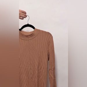 Ribbed detail knit long sleeve maxi dress